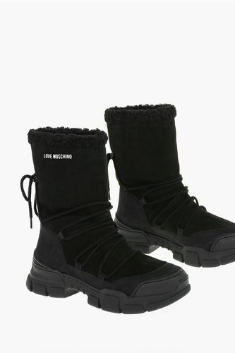 LOVE 4cm Suede TREK45 Boots with Laces and Faux Fur Detail Größe 36 - Moschino - Modalova