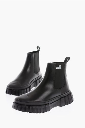LOVE Leather Chelsea Boots With Track Sole Größe 41 - Moschino - Modalova