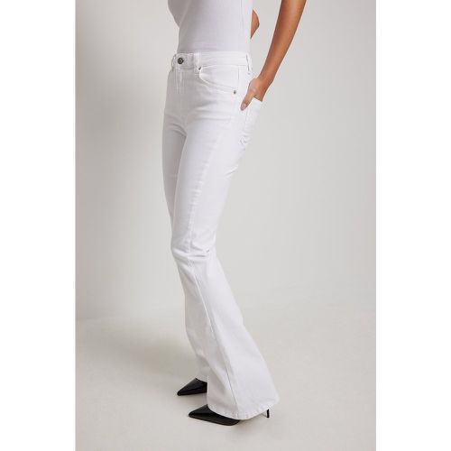 Organische Bootcut Skinny Jeans mit hoher Taille - White - NA-KD - Modalova