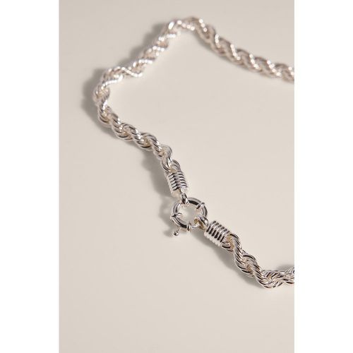 Versilberte gedrehte Ring-Halskette - Silver - NA-KD Accessories - Modalova